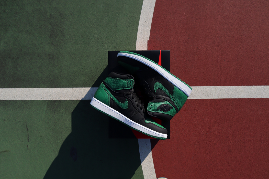 Air Jordan Retro 1 'Pine Green'
