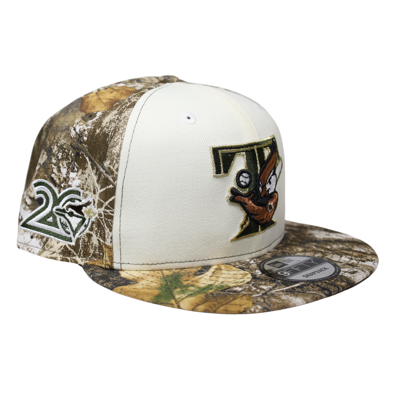 New Era 9FIFTY Atlanta Braves Snapback Trucker Hat in Camo | 60316812