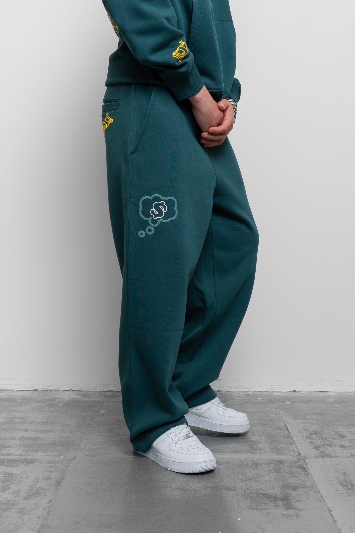 Fresh Flavours Rise, Shine & Consume Jogger – Deep Green – detail 6