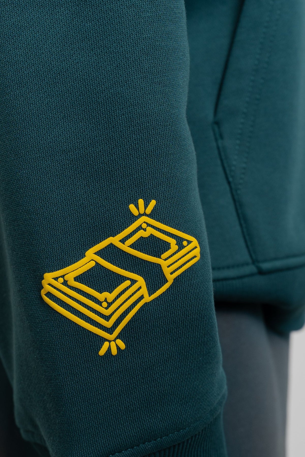 Fresh Flavours Rise, Shine & Consume Jogger – Deep Green – detail 3
