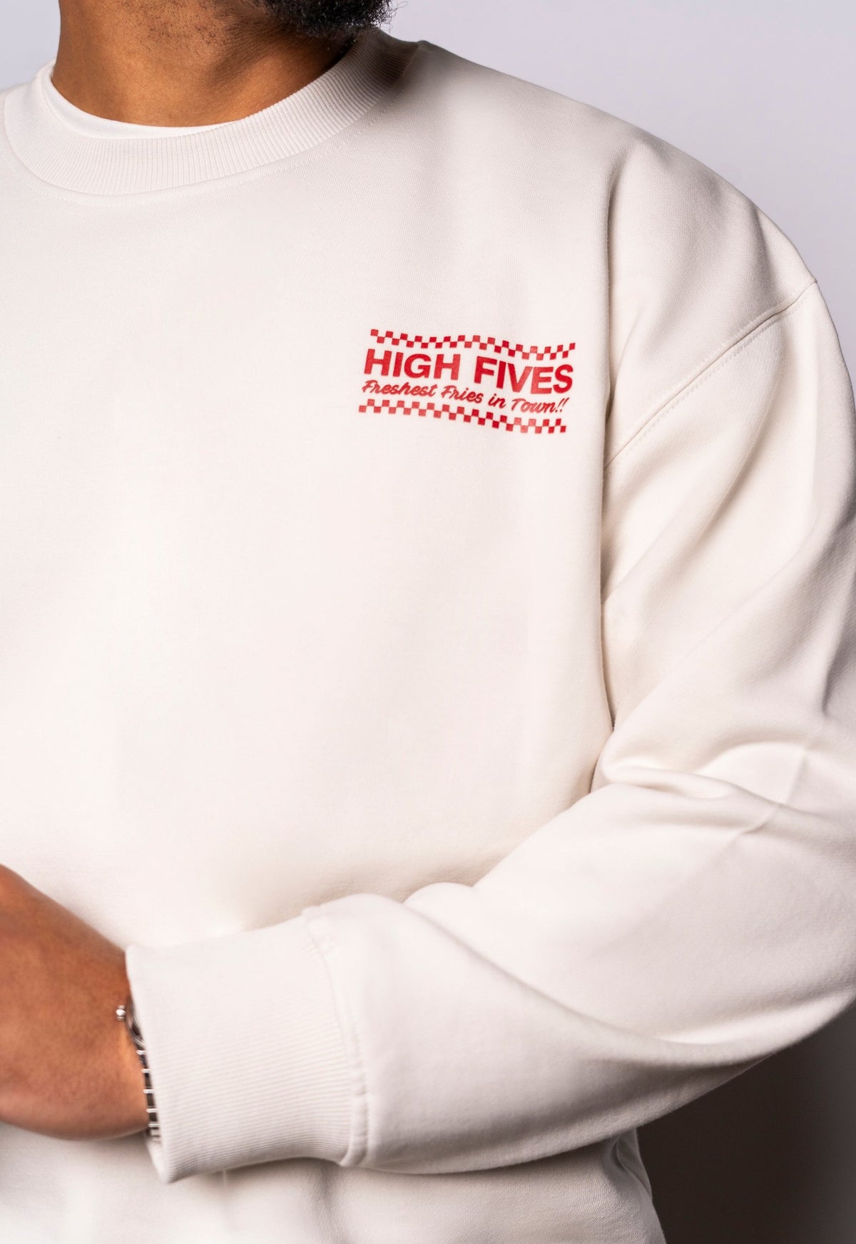 Fresh Flavours High Fives Sweatshirt – Cream – detail view